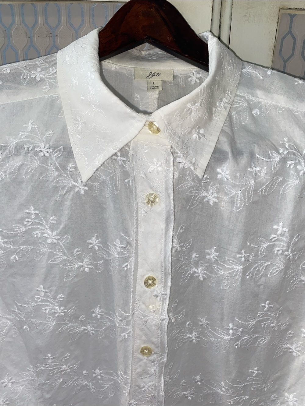 J. Jill White Floral Embroidered Button-Down Shirt